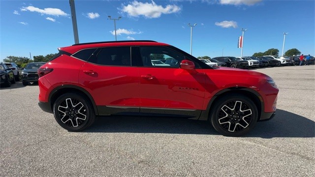 Chevrolet Blazer Vehicle Full-screen Gallery Image 9