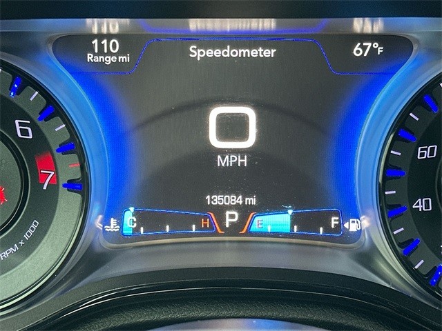 Chrysler 300 Vehicle Full-screen Gallery Image 12