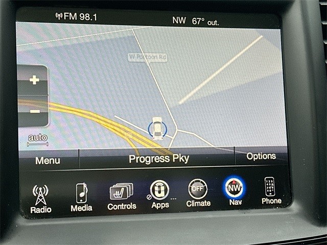 Chrysler 300 Vehicle Full-screen Gallery Image 14