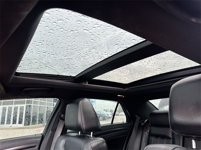 Chrysler 300 Vehicle Full-screen Gallery Image 20