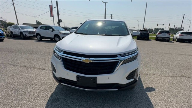 Chevrolet Equinox Vehicle Full-screen Gallery Image 3