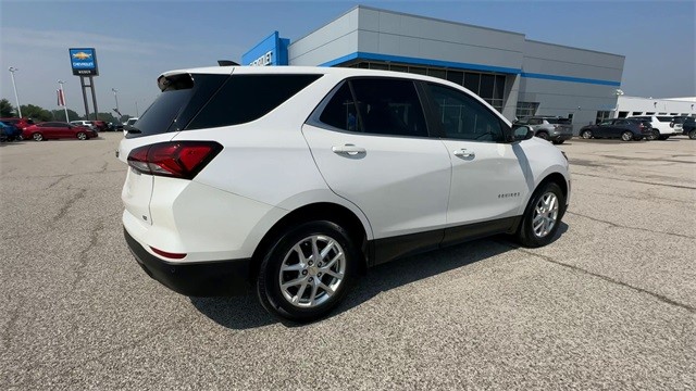 Chevrolet Equinox Vehicle Full-screen Gallery Image 8