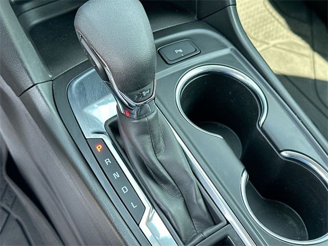Chevrolet Equinox Vehicle Full-screen Gallery Image 15
