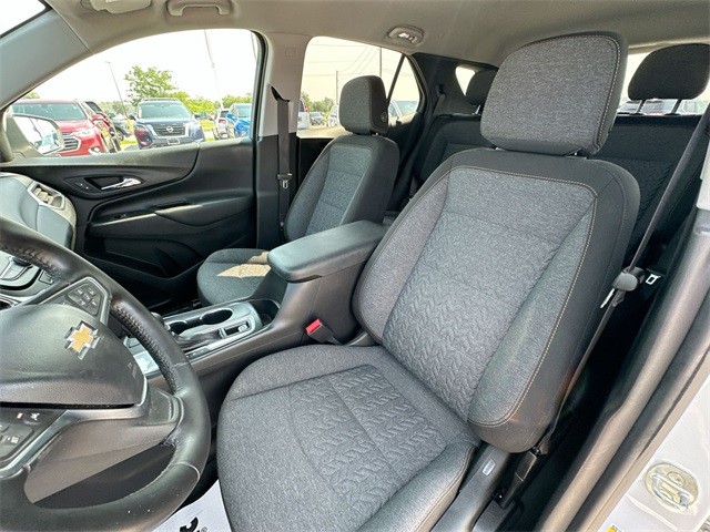 Chevrolet Equinox Vehicle Full-screen Gallery Image 18