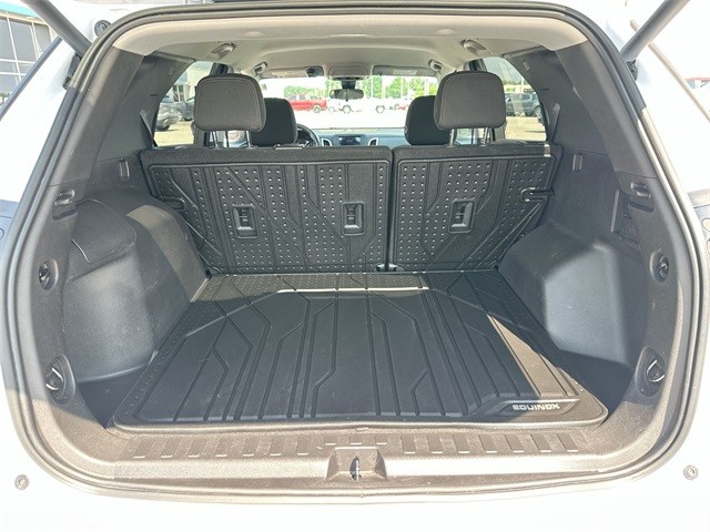 Chevrolet Equinox Vehicle Full-screen Gallery Image 24