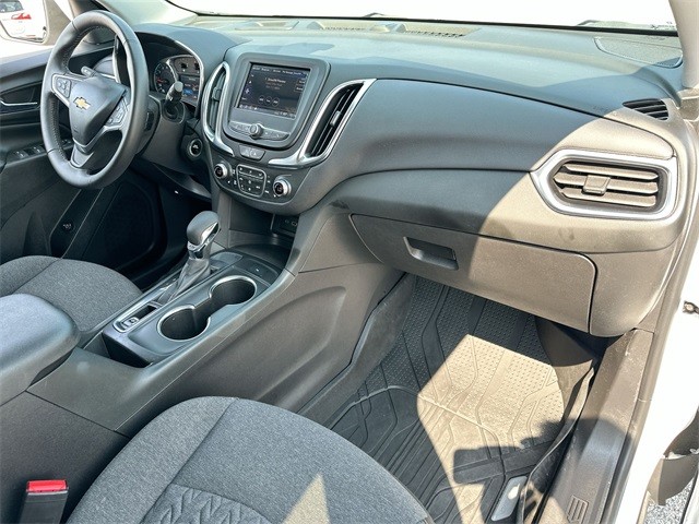 Chevrolet Equinox Vehicle Full-screen Gallery Image 27