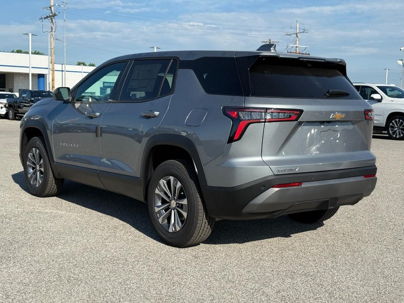 Chevrolet Equinox Vehicle Full-screen Gallery Image 3