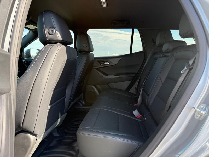 Chevrolet Equinox Vehicle Full-screen Gallery Image 5