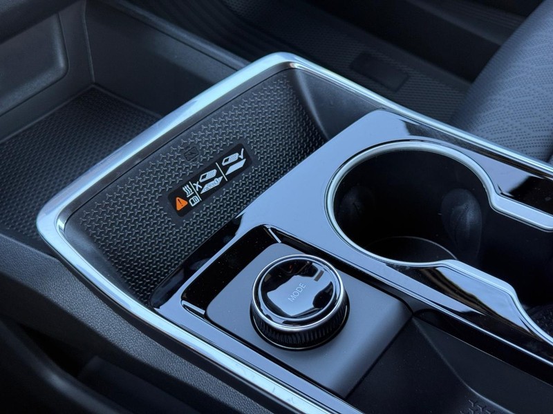 Chevrolet Equinox Vehicle Full-screen Gallery Image 14