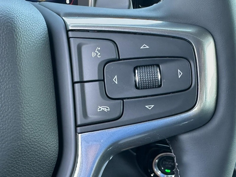 Chevrolet Silverado 1500 Vehicle Full-screen Gallery Image 14