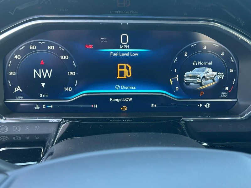 Chevrolet Silverado 1500 Vehicle Full-screen Gallery Image 15