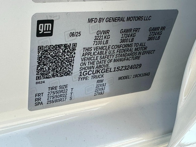 Chevrolet Silverado 1500 Vehicle Full-screen Gallery Image 18