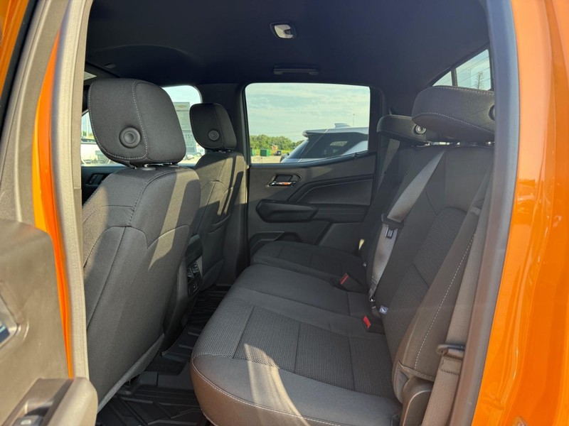 Chevrolet Colorado Vehicle Full-screen Gallery Image 5