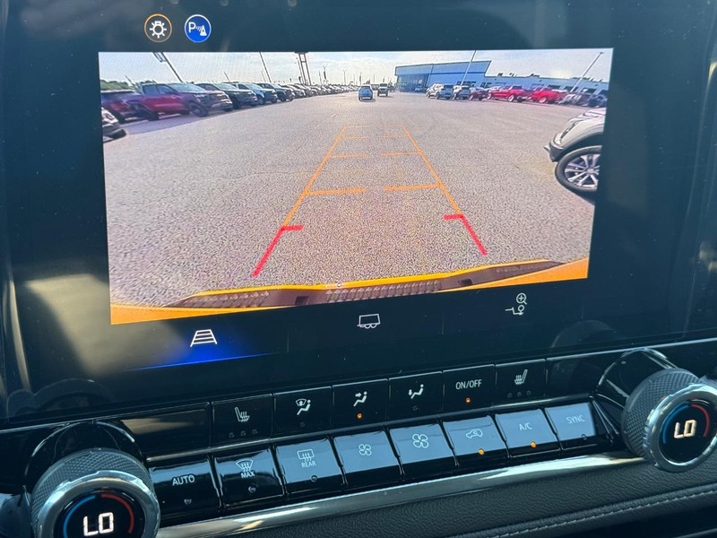 Chevrolet Colorado Vehicle Full-screen Gallery Image 12