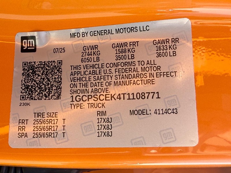 Chevrolet Colorado Vehicle Full-screen Gallery Image 18