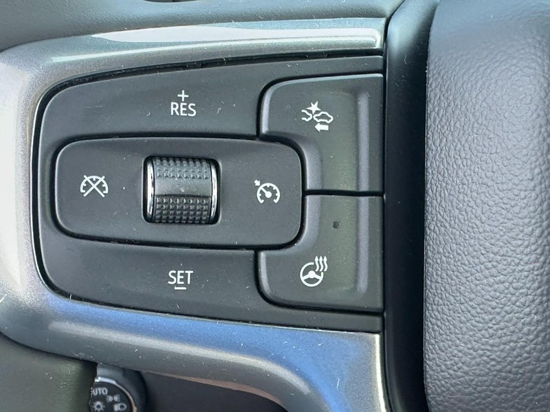 Chevrolet Silverado 1500 Vehicle Full-screen Gallery Image 11