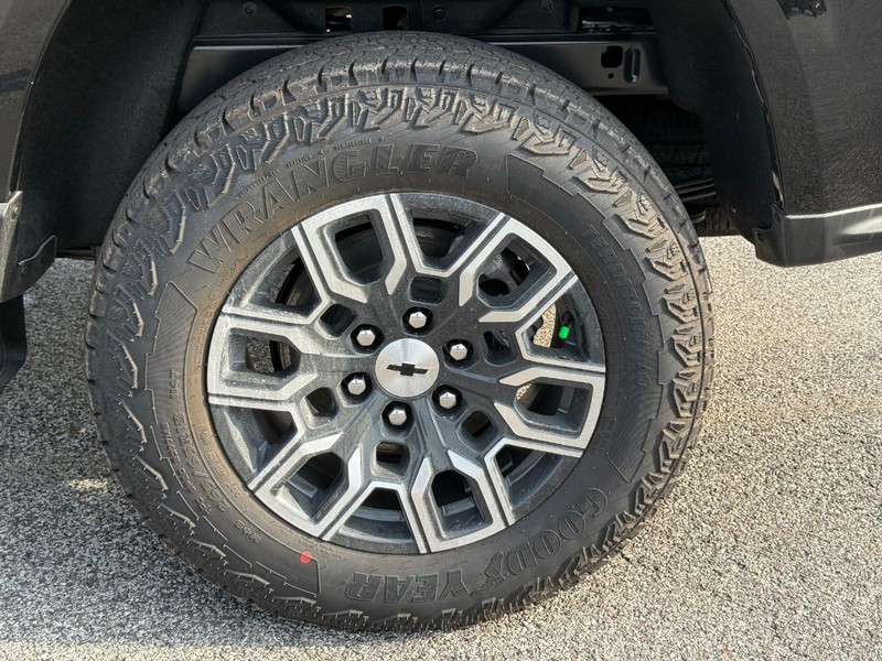 Chevrolet Colorado Vehicle Full-screen Gallery Image 4