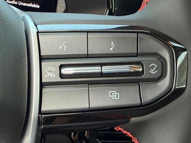 Chevrolet Colorado Vehicle Full-screen Gallery Image 9