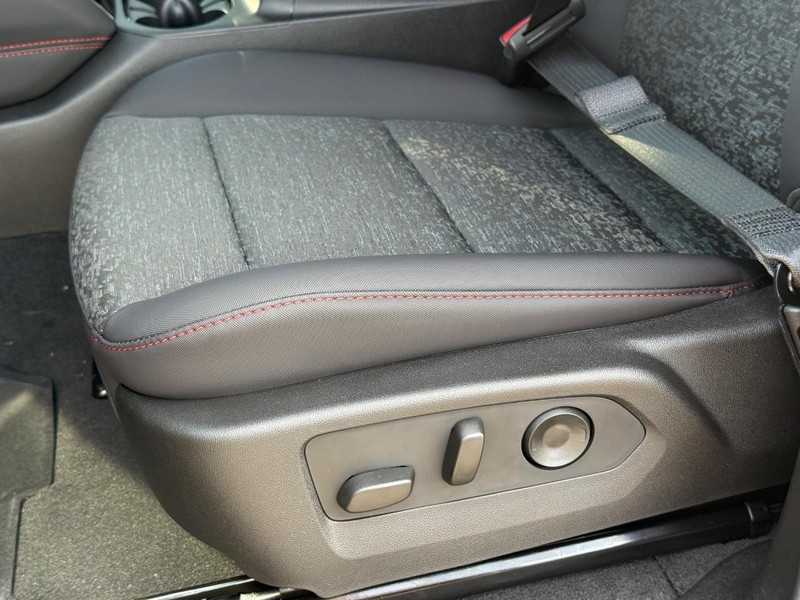 Chevrolet Colorado Vehicle Full-screen Gallery Image 17