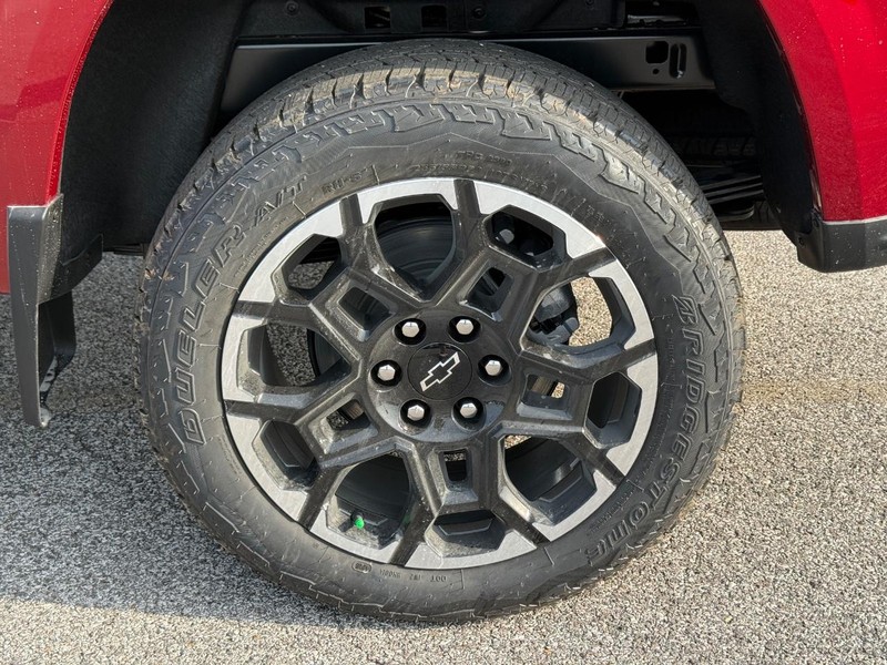 Chevrolet Colorado Vehicle Full-screen Gallery Image 4