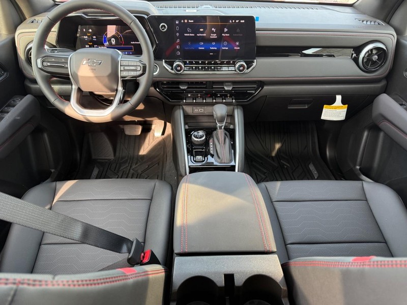 Chevrolet Colorado Vehicle Full-screen Gallery Image 7