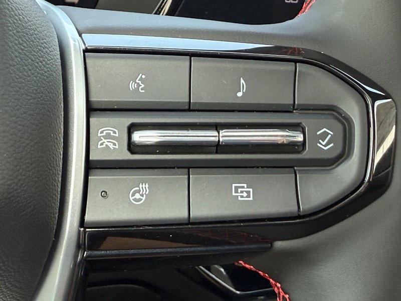 Chevrolet Colorado Vehicle Full-screen Gallery Image 10