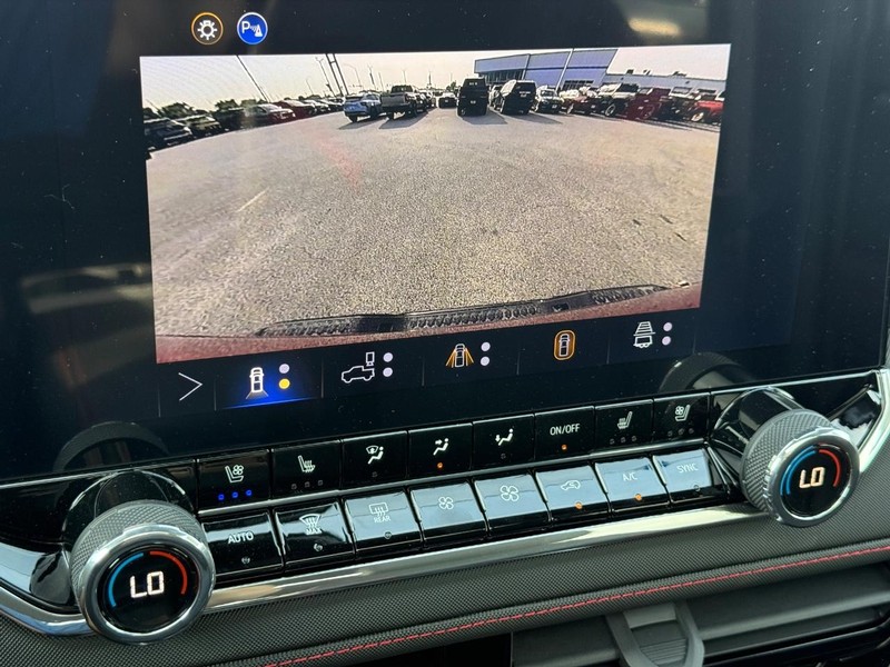 Chevrolet Colorado Vehicle Full-screen Gallery Image 13