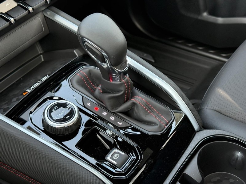 Chevrolet Colorado Vehicle Full-screen Gallery Image 15