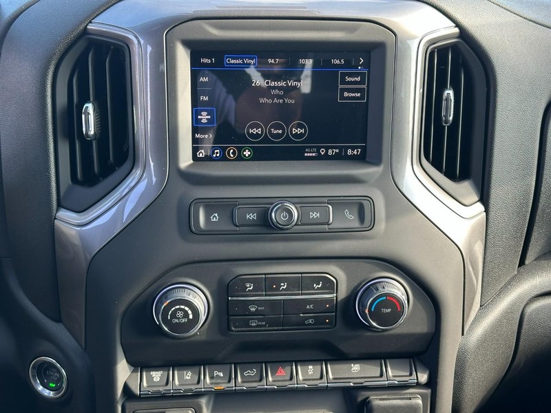 Chevrolet Silverado 2500HD Vehicle Full-screen Gallery Image 7