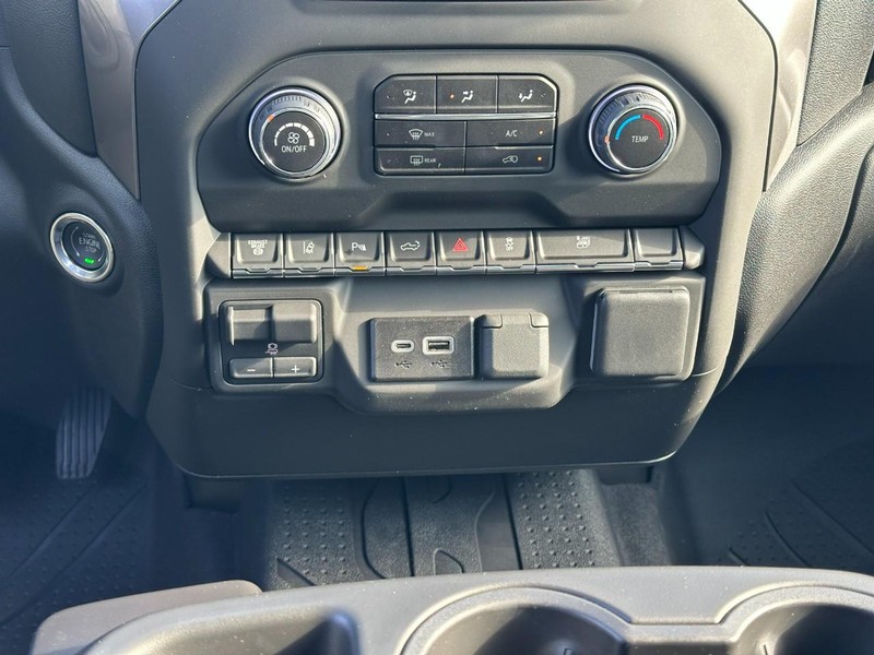 Chevrolet Silverado 2500HD Vehicle Full-screen Gallery Image 8