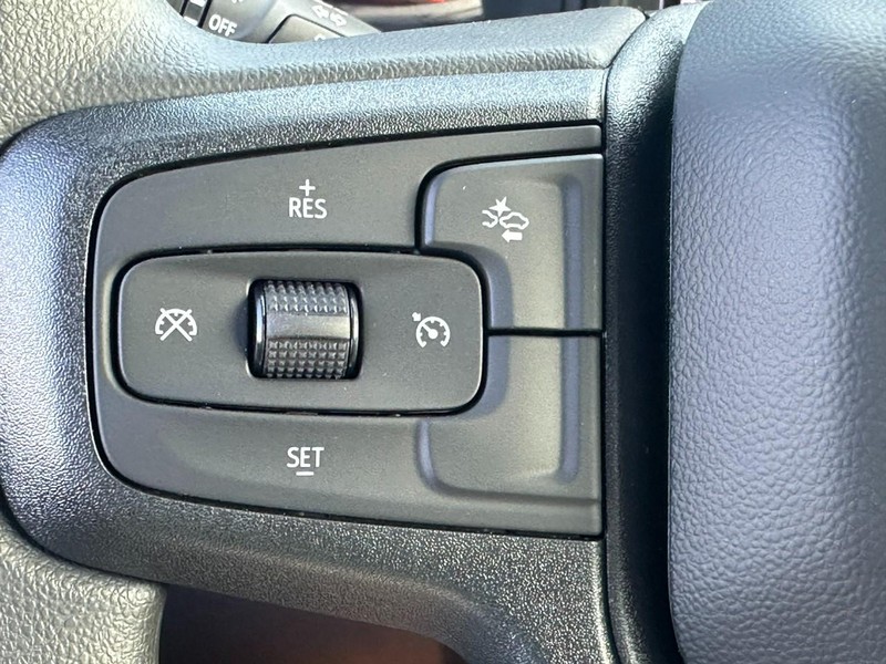 Chevrolet Silverado 2500HD Vehicle Full-screen Gallery Image 11