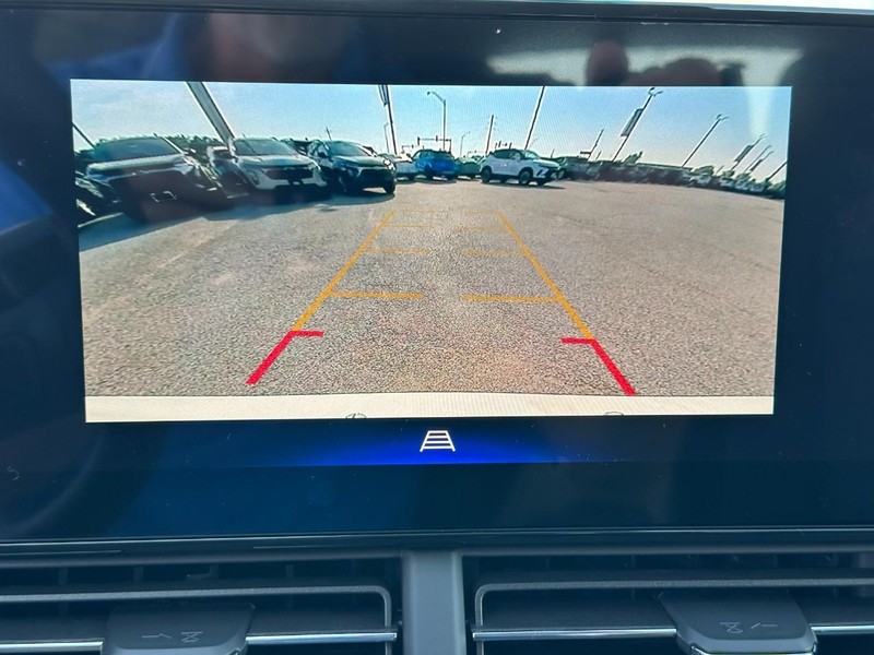 Chevrolet Trax Vehicle Full-screen Gallery Image 14