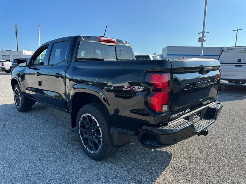 Chevrolet Colorado Vehicle Full-screen Gallery Image 3