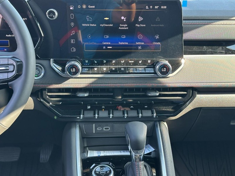 Chevrolet Colorado Vehicle Full-screen Gallery Image 8