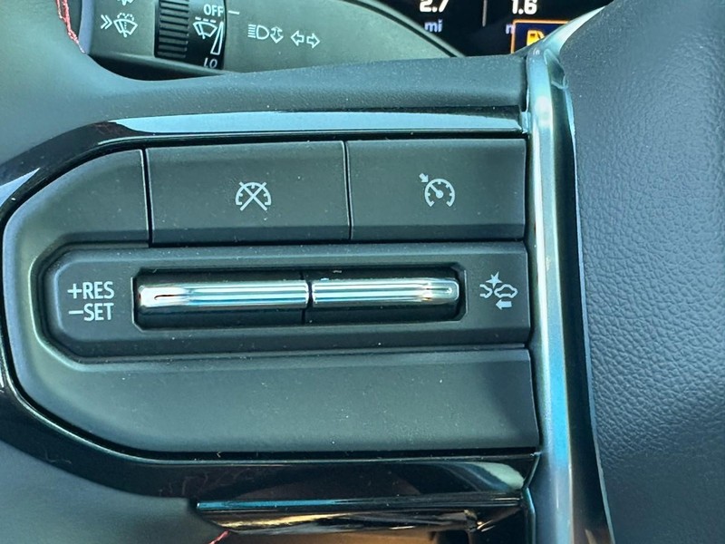 Chevrolet Colorado Vehicle Full-screen Gallery Image 13