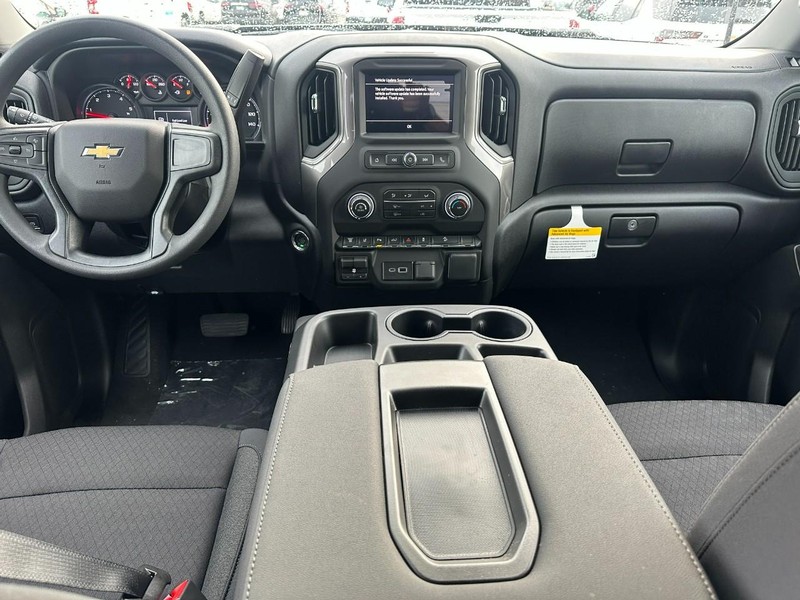 Chevrolet Silverado 2500HD Vehicle Full-screen Gallery Image 5