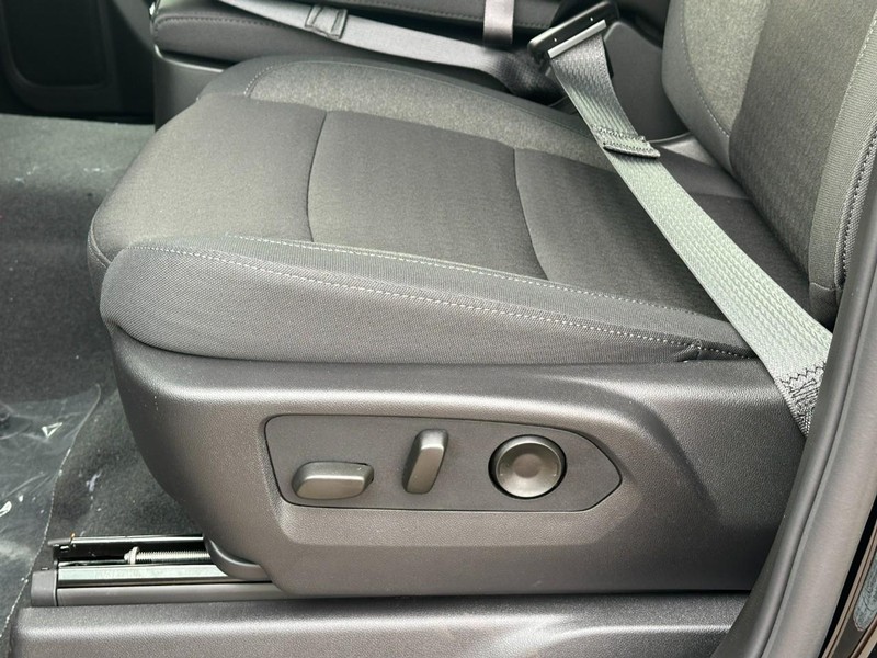 Chevrolet Silverado 2500HD Vehicle Full-screen Gallery Image 10