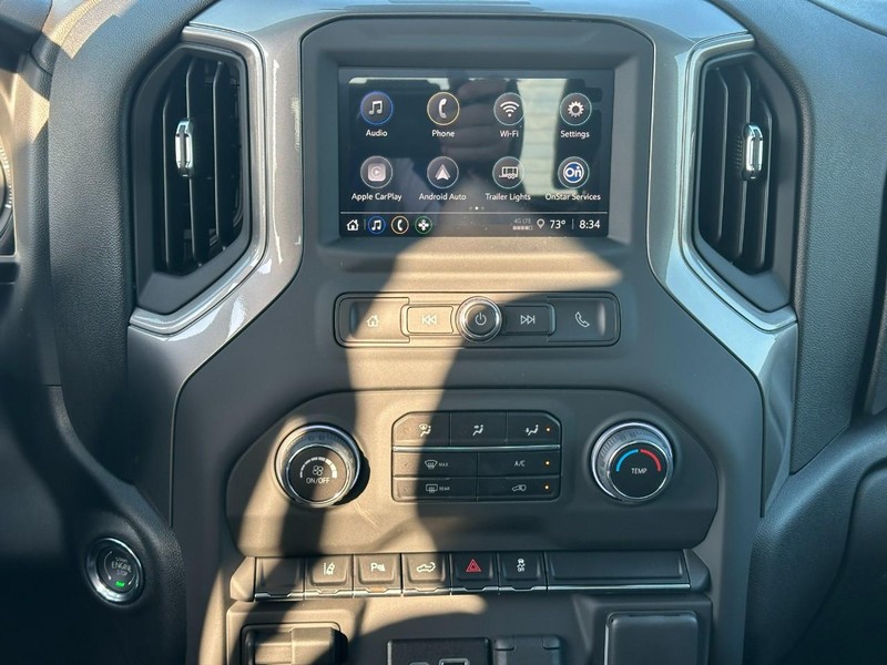 Chevrolet Silverado 2500HD Vehicle Full-screen Gallery Image 7