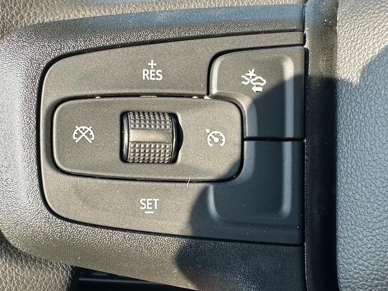 Chevrolet Silverado 2500HD Vehicle Full-screen Gallery Image 11