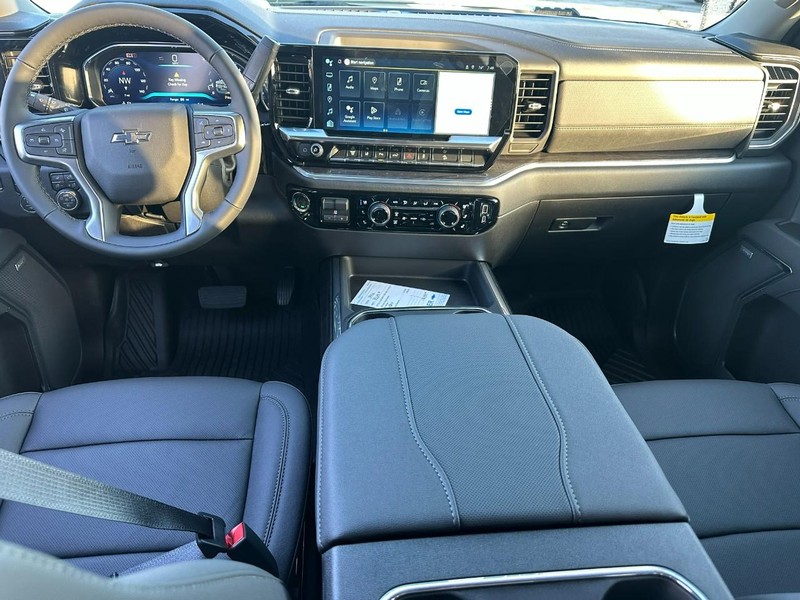 Chevrolet Silverado 2500HD Vehicle Full-screen Gallery Image 5