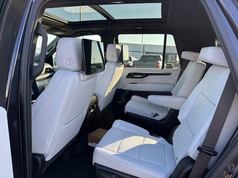 Chevrolet Tahoe Vehicle Full-screen Gallery Image 4