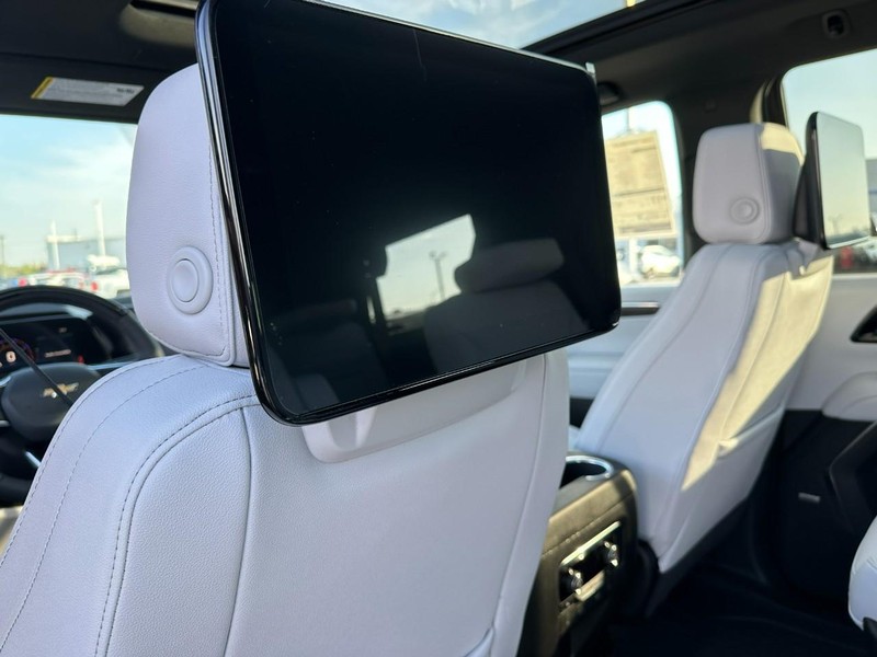 Chevrolet Tahoe Vehicle Full-screen Gallery Image 6