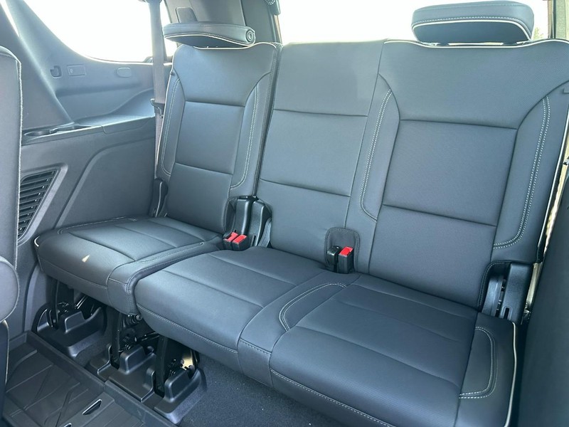 Chevrolet Tahoe Vehicle Full-screen Gallery Image 5