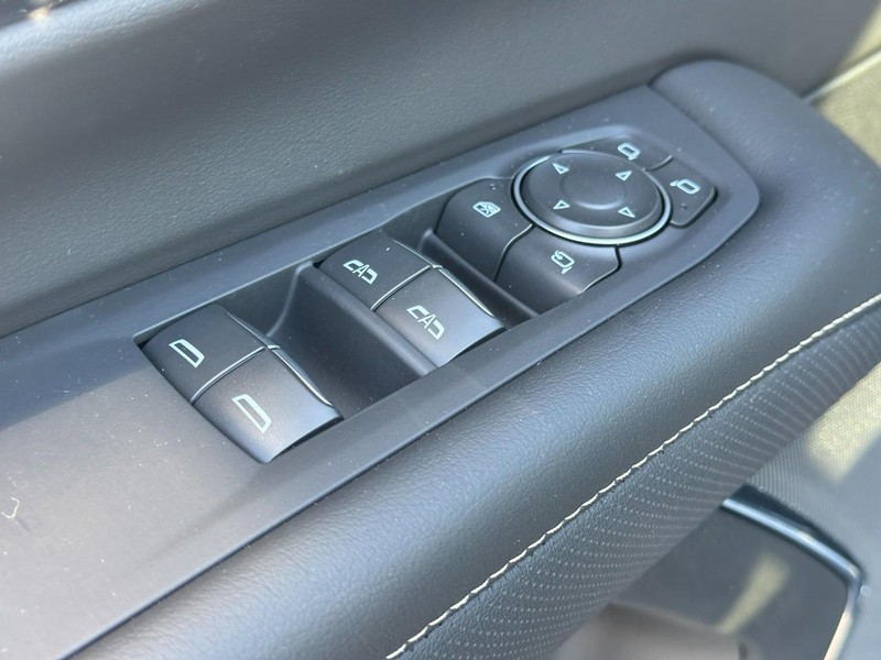 Chevrolet Tahoe Vehicle Full-screen Gallery Image 15