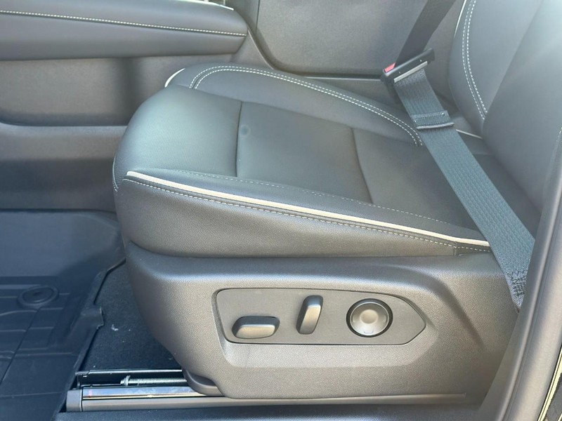 Chevrolet Tahoe Vehicle Full-screen Gallery Image 17