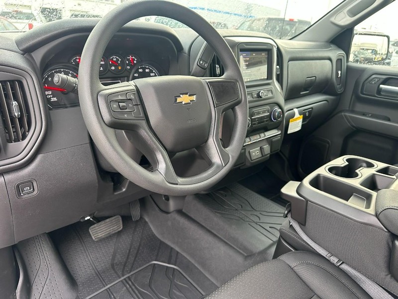 Chevrolet Silverado 1500 Vehicle Full-screen Gallery Image 5