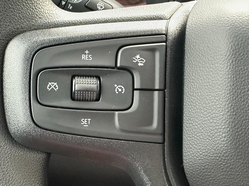 Chevrolet Silverado 1500 Vehicle Full-screen Gallery Image 8