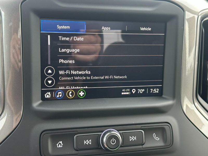 Chevrolet Silverado 1500 Vehicle Full-screen Gallery Image 10