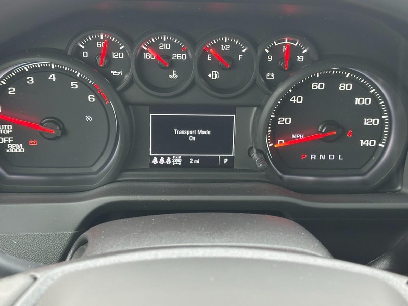 Chevrolet Silverado 1500 Vehicle Full-screen Gallery Image 12