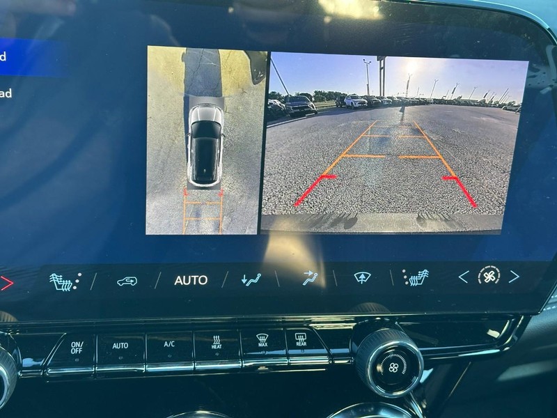 Chevrolet Blazer EV Vehicle Full-screen Gallery Image 14